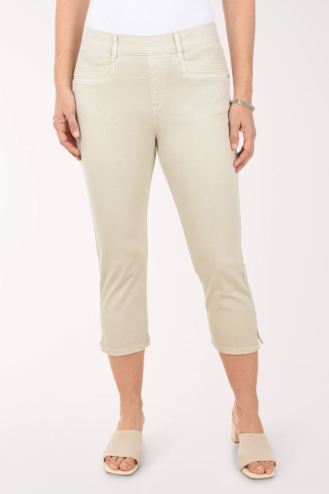 Topstitch Pockets Denim Capri Pant