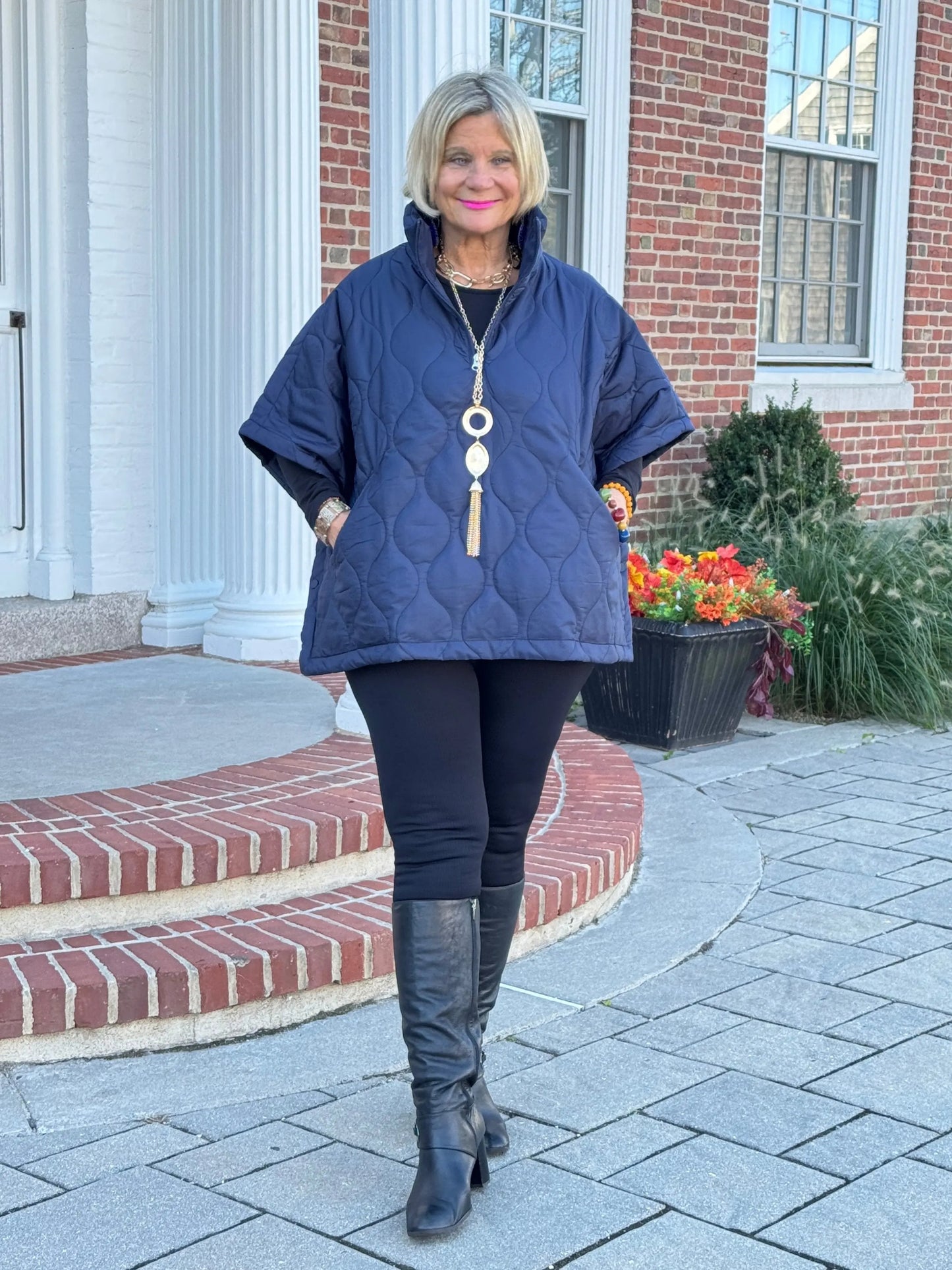 Quilted Short Sleeves Puffer Pullover Poncho Navy