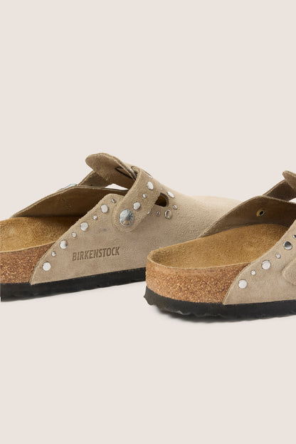Boston Rivets Clog