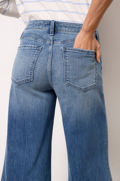 Goldie w Exaggerated Hem
