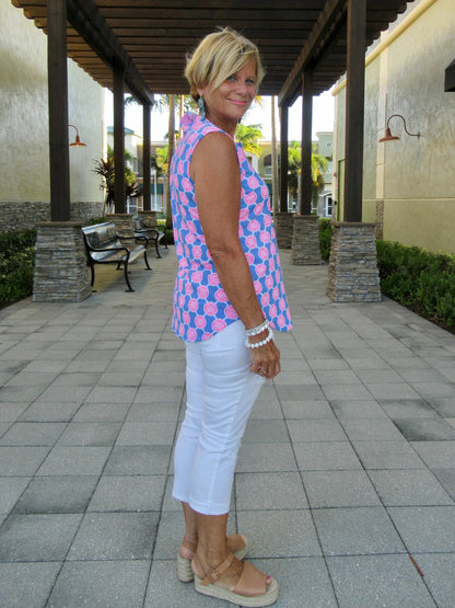 MEDALLION SLEEVESS V-NECK