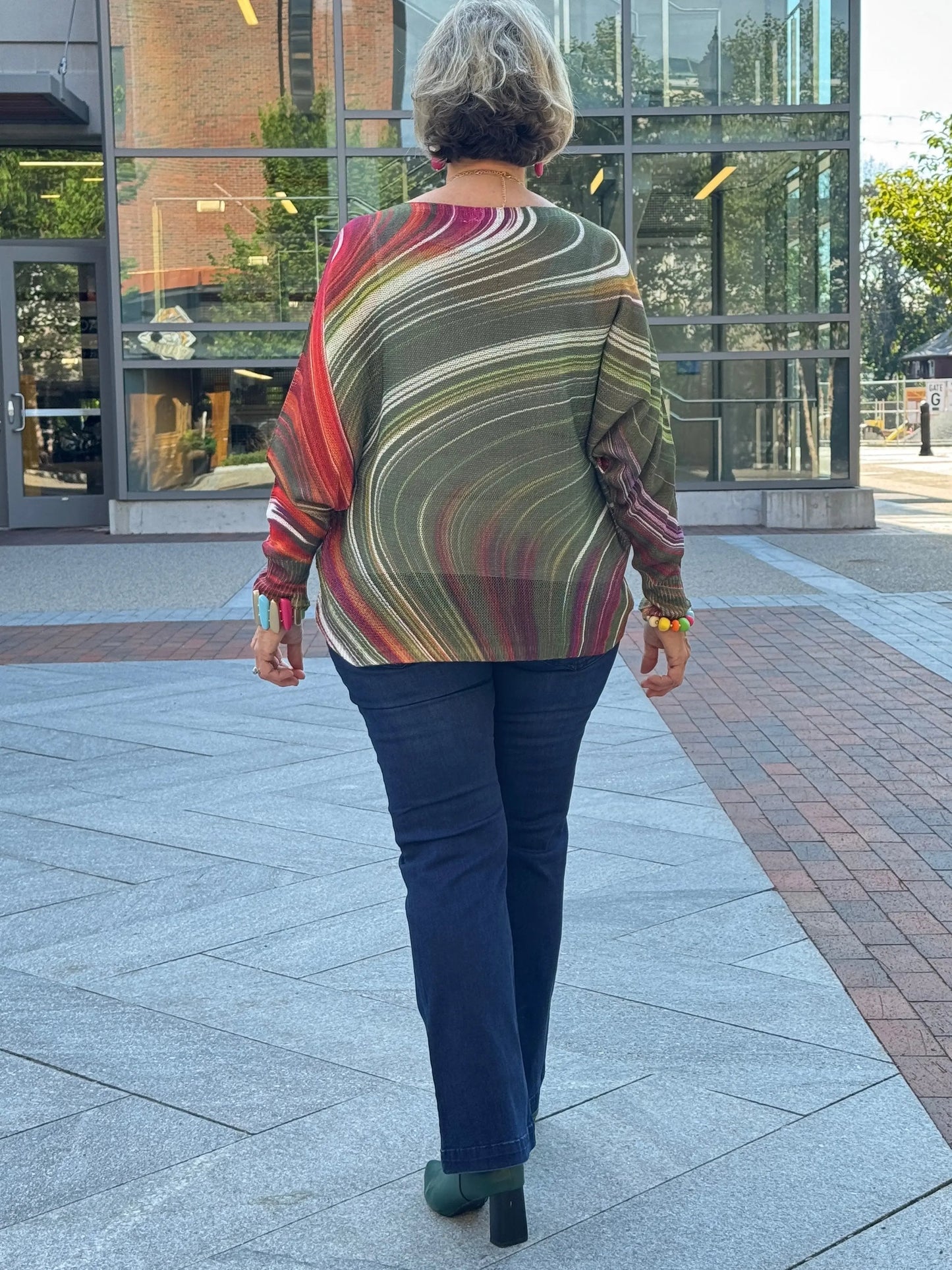 OLIVE Wavy Round Neck Knit Printed Sweater