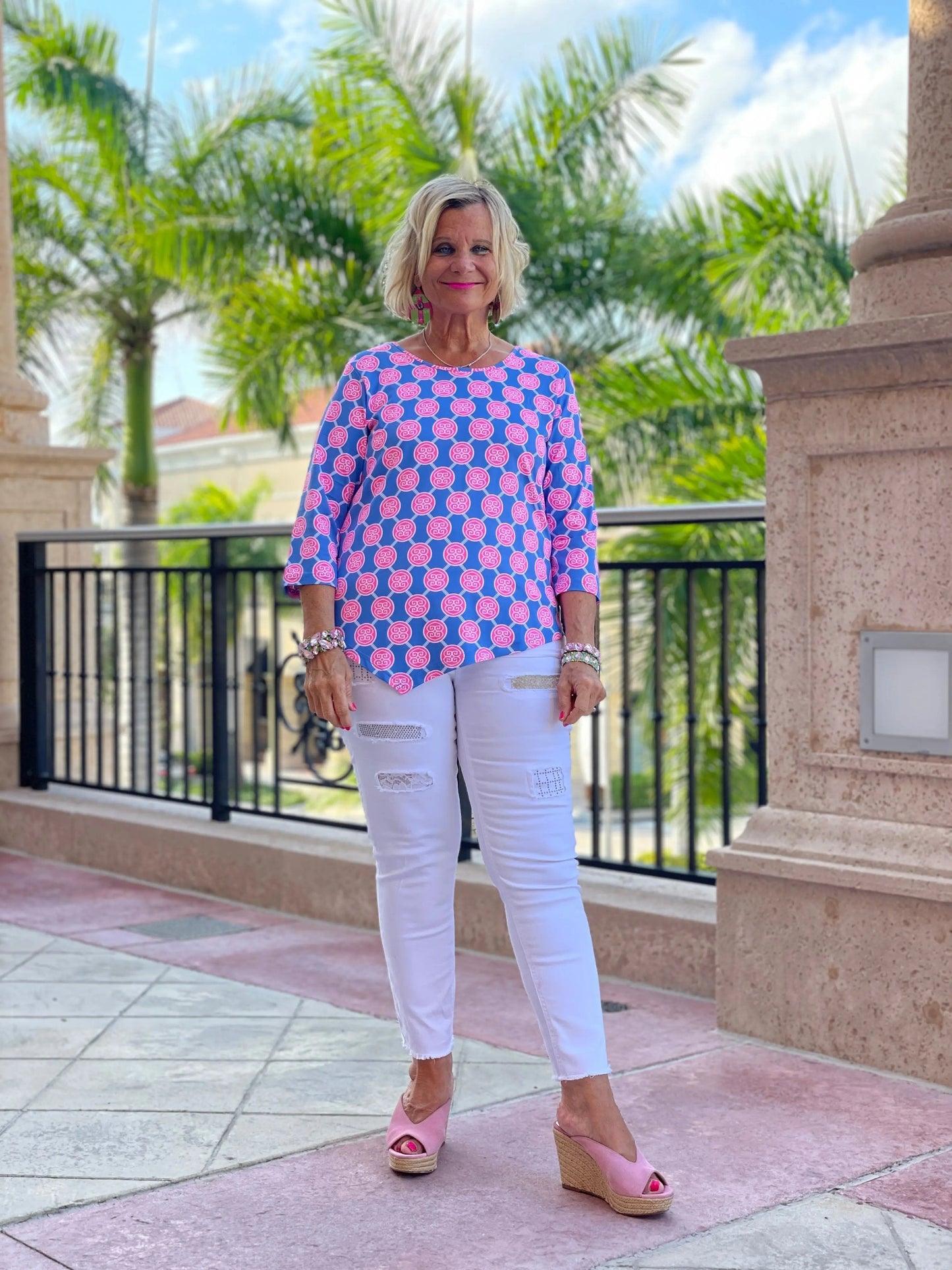 MEDALLION ASYMMETRIC TOP