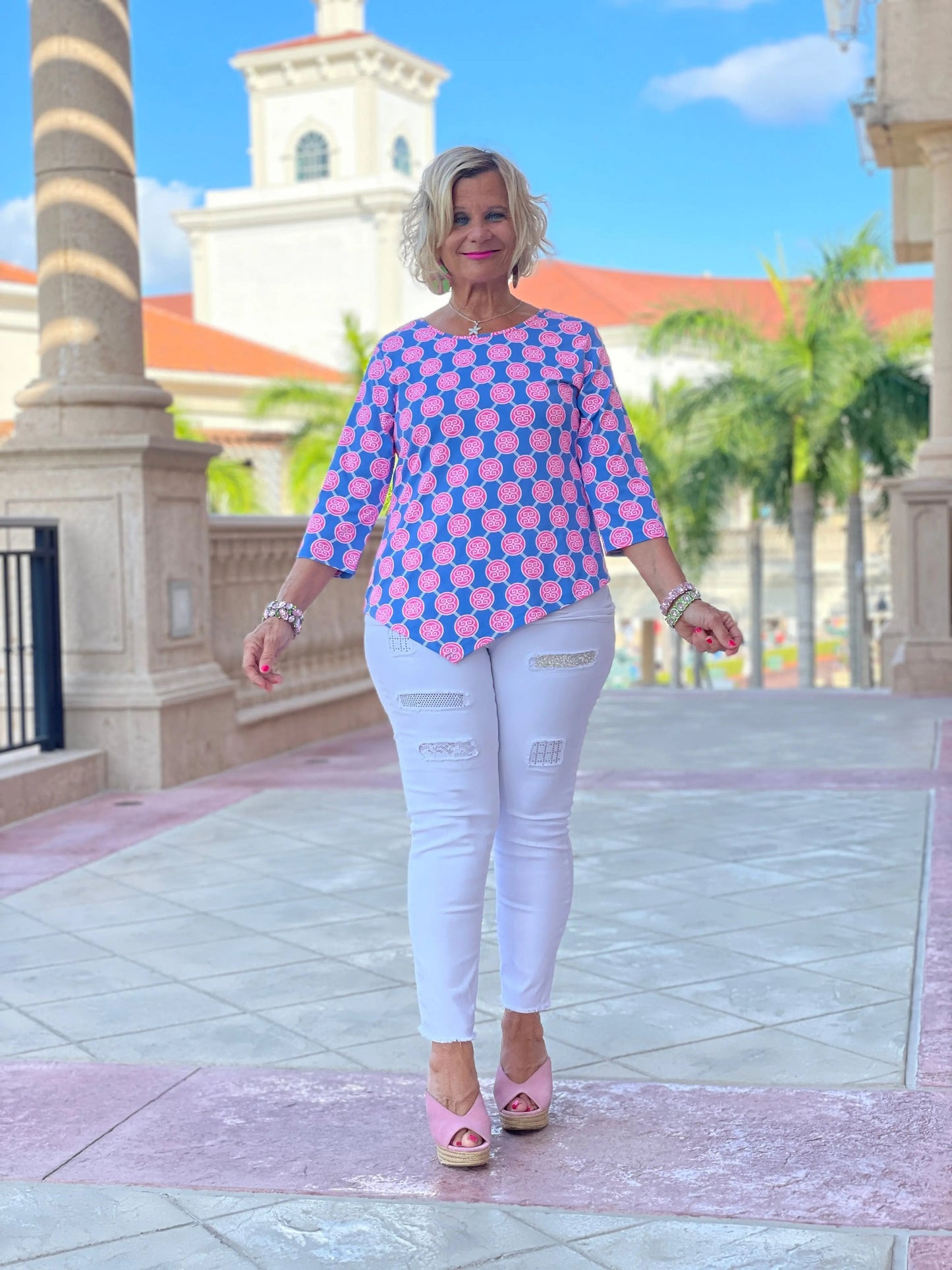MEDALLION ASYMMETRIC TOP