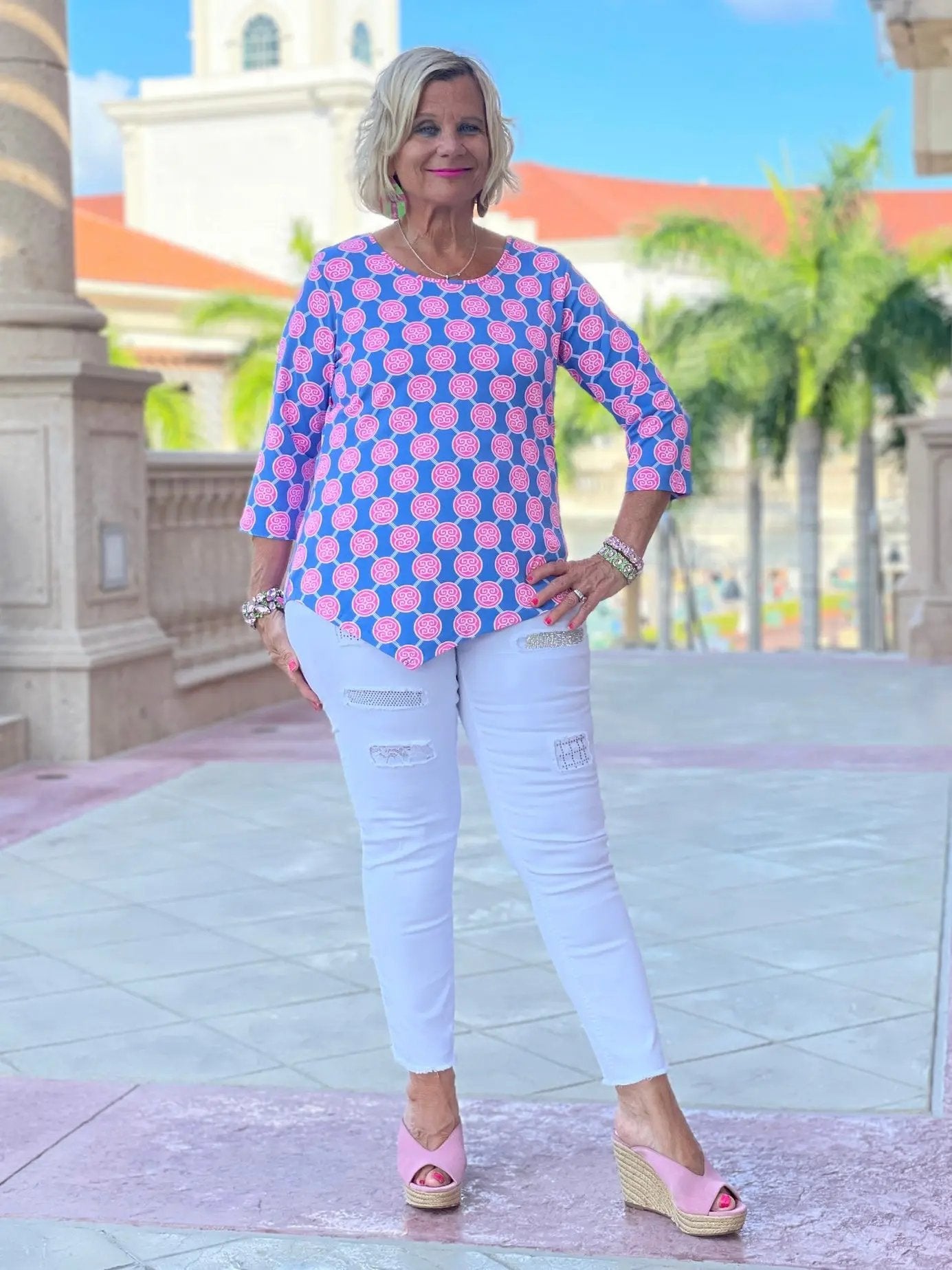 MEDALLION ASYMMETRIC TOP