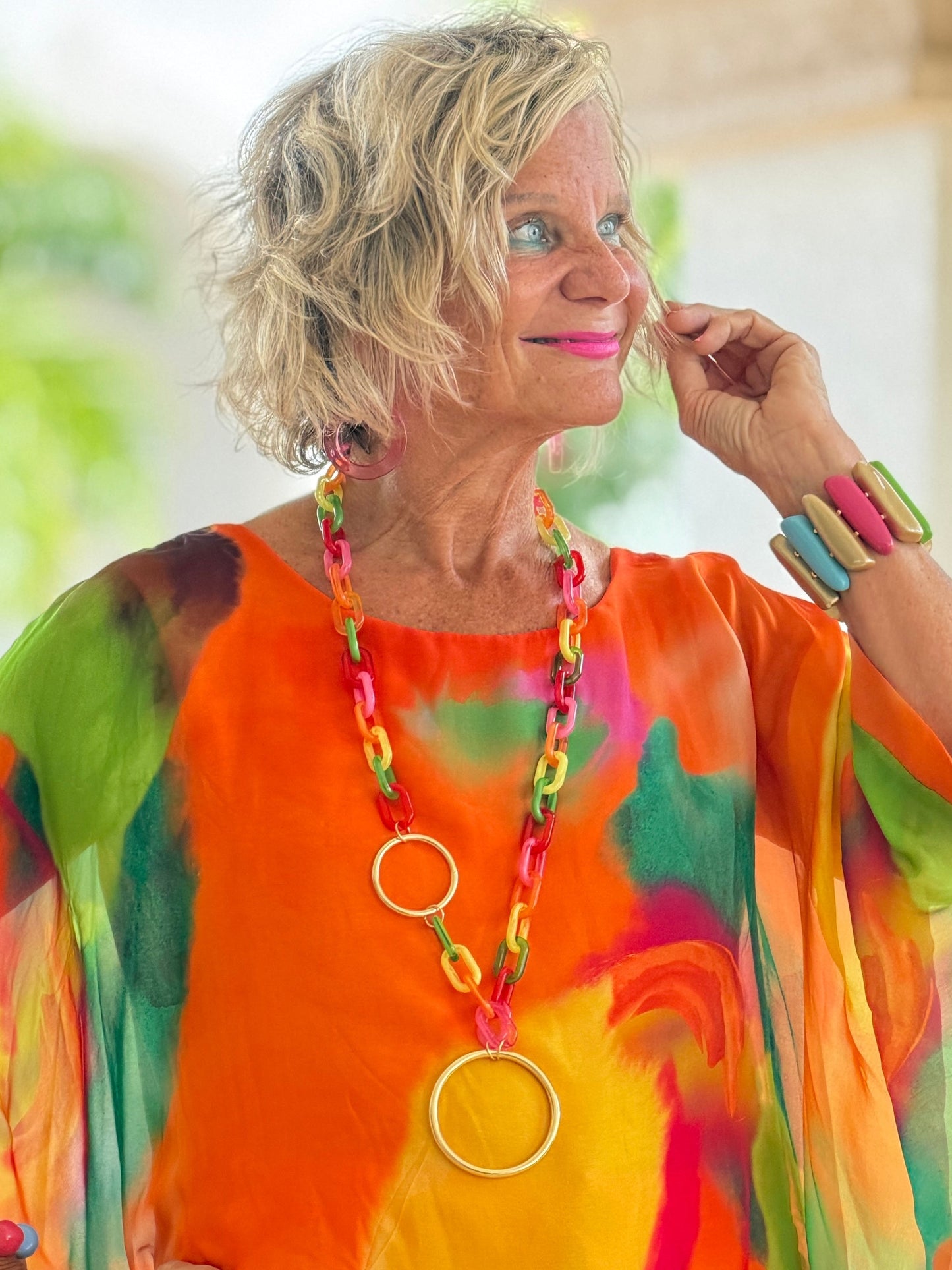SHADES OF CORAL NECKLACE