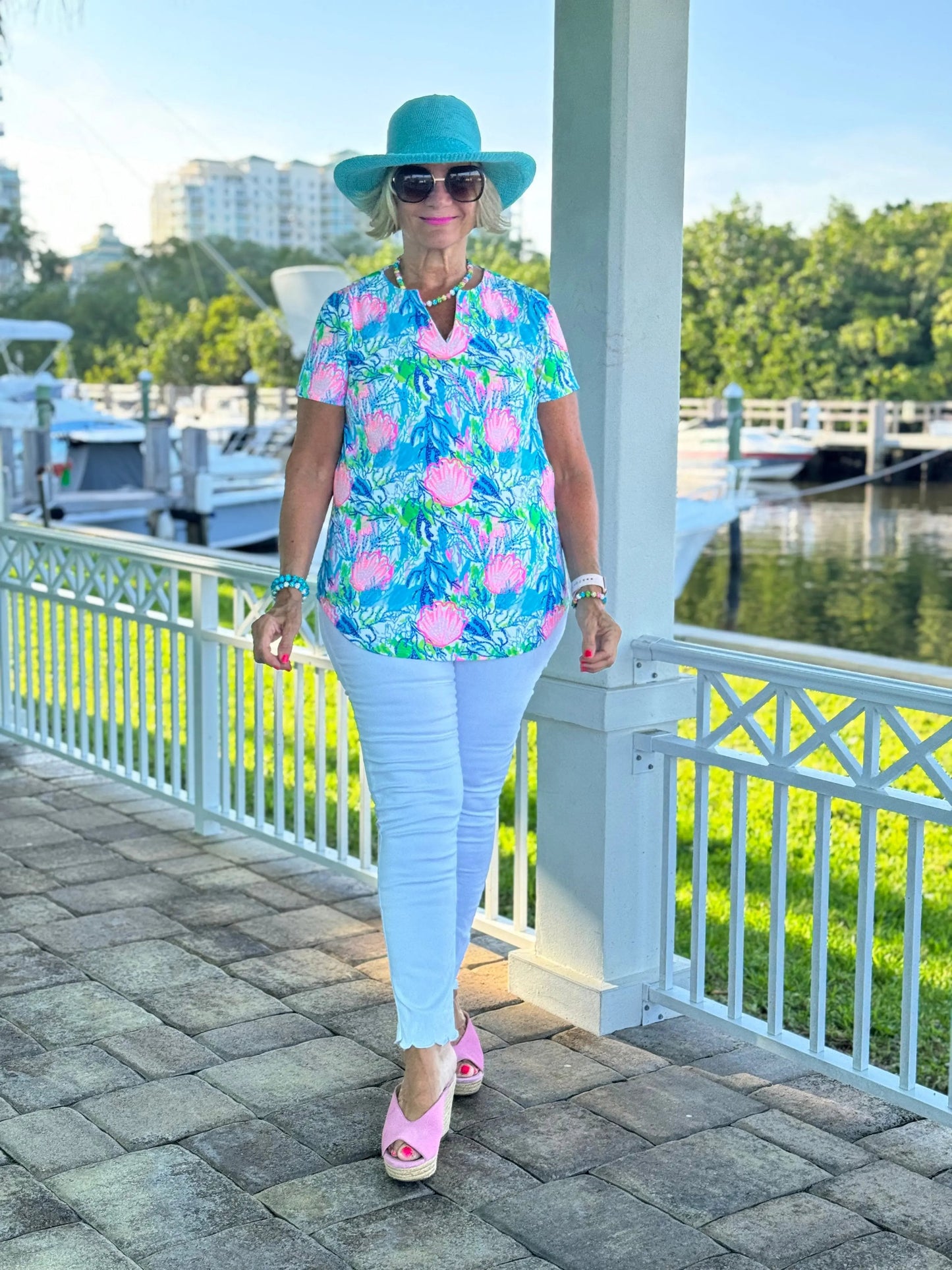 SEASHELL PINK AND BLUE SHORT SLEEVE