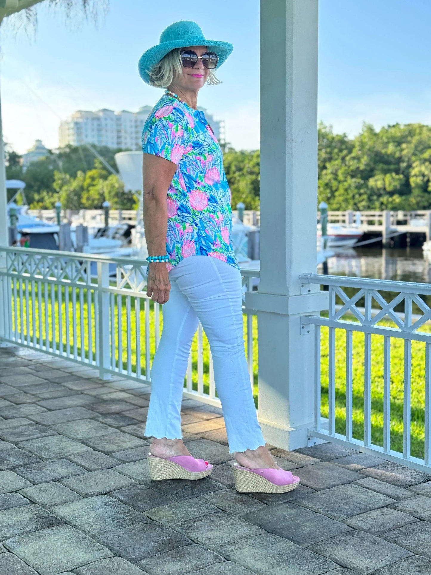 SEASHELL PINK AND BLUE SHORT SLEEVE