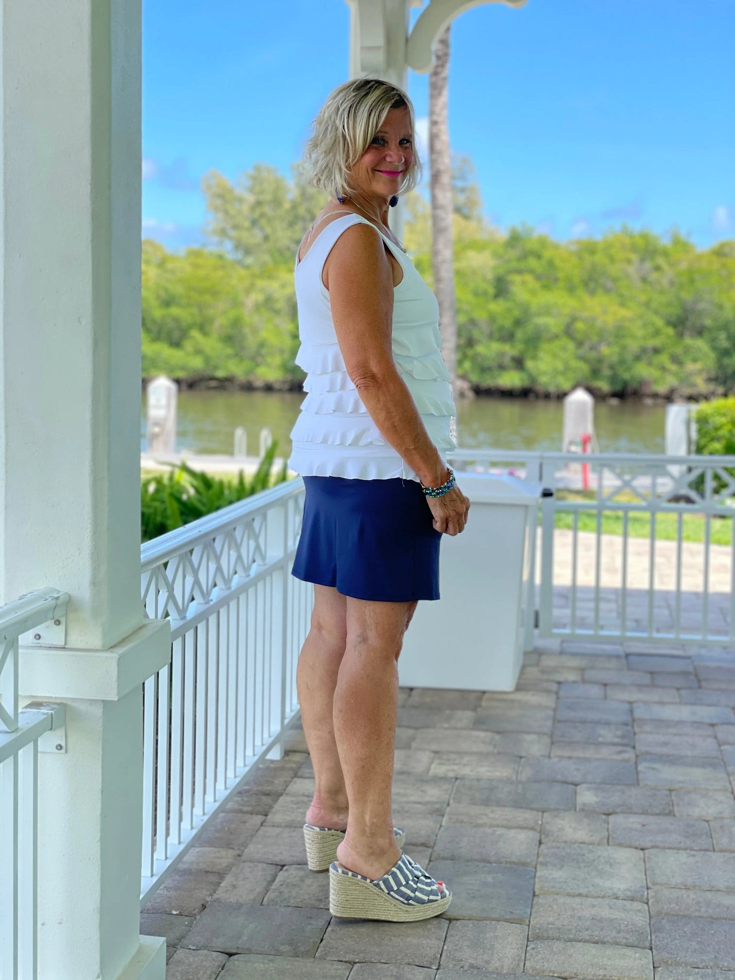 NAVY SKORT