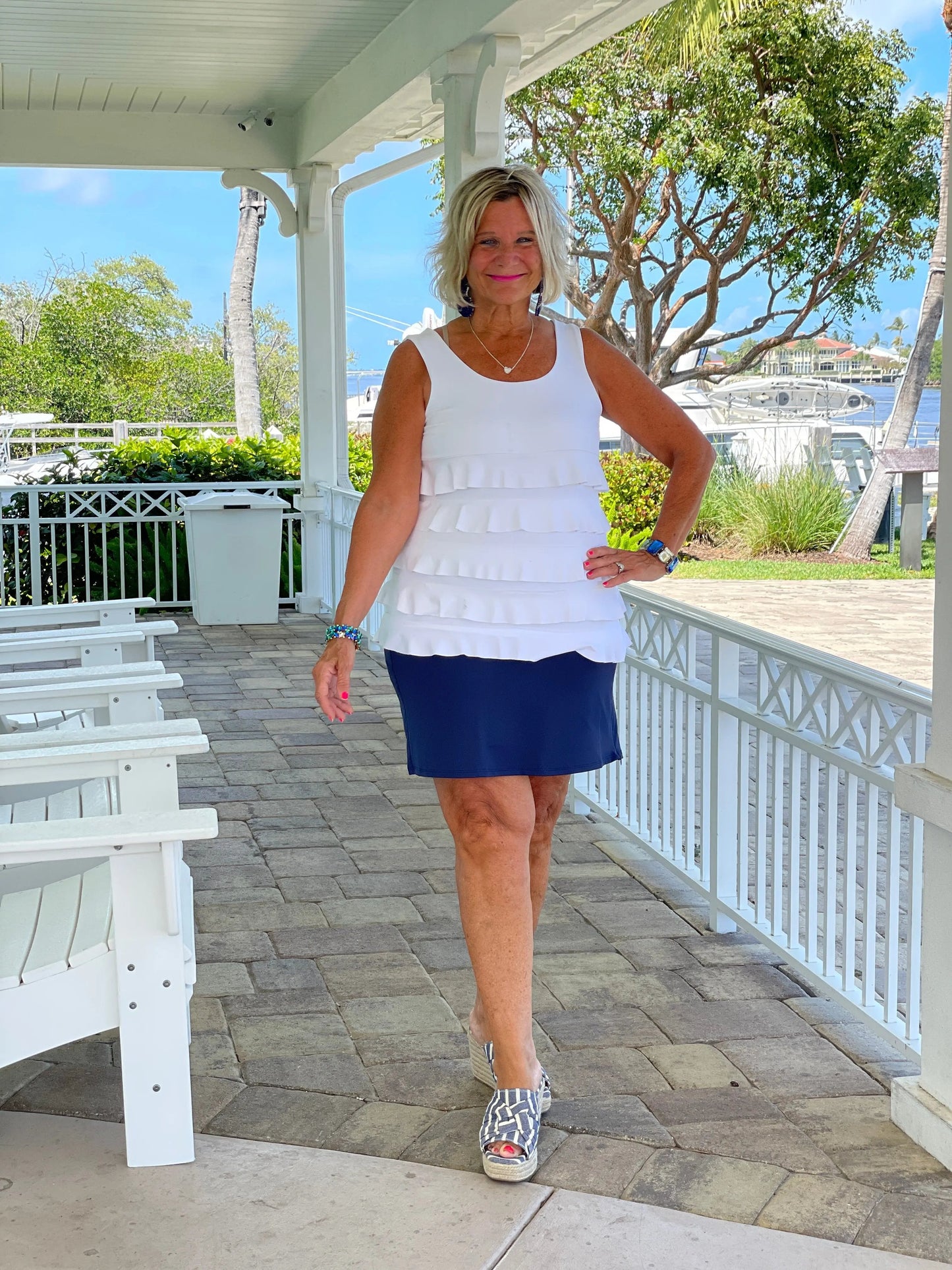 NAVY SKORT
