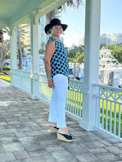 NAVY MEDALLION SLEEVELESS V NECK