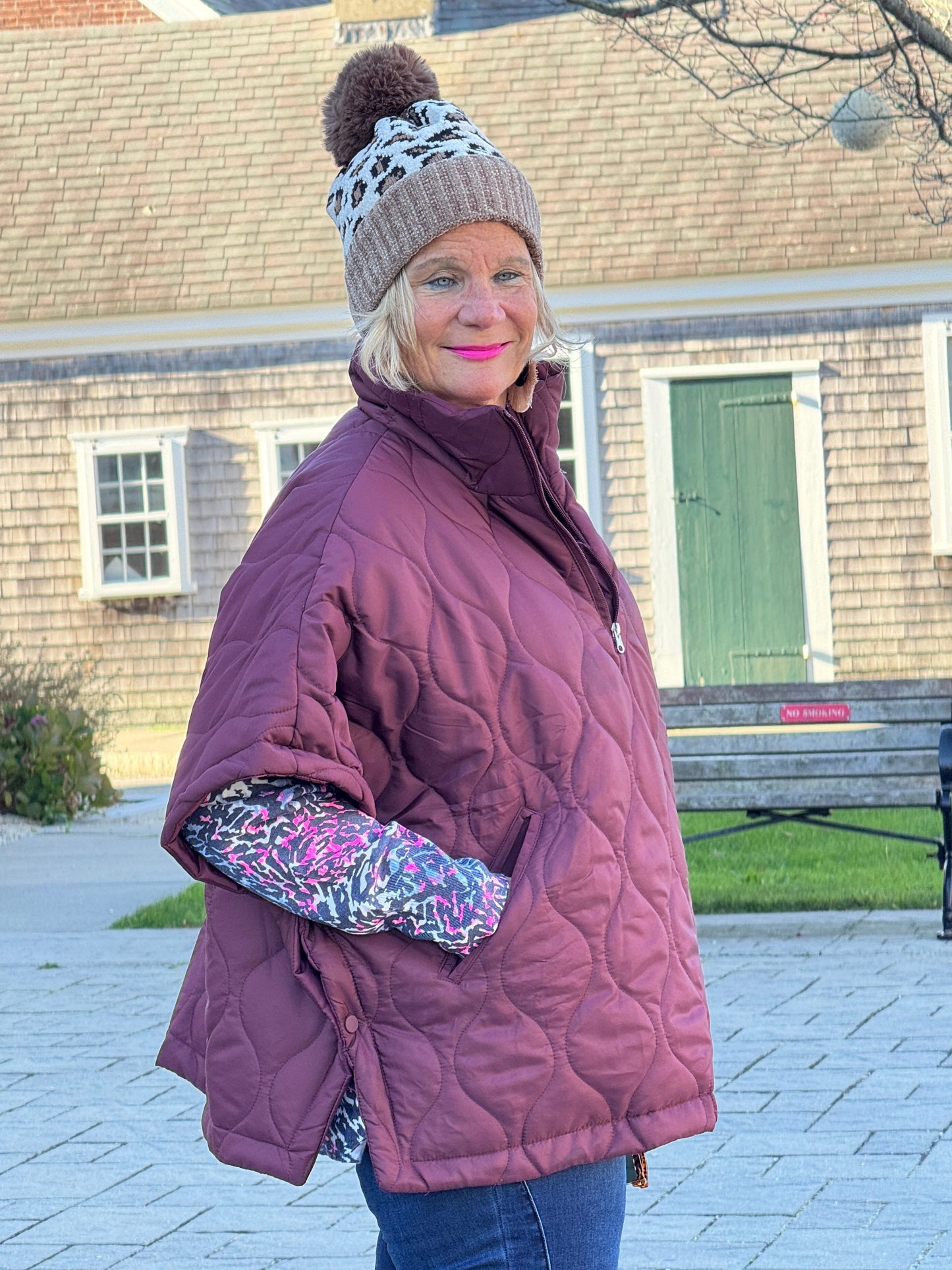 Quilted Short Sleeves Puffer Pullover Poncho Burgundy