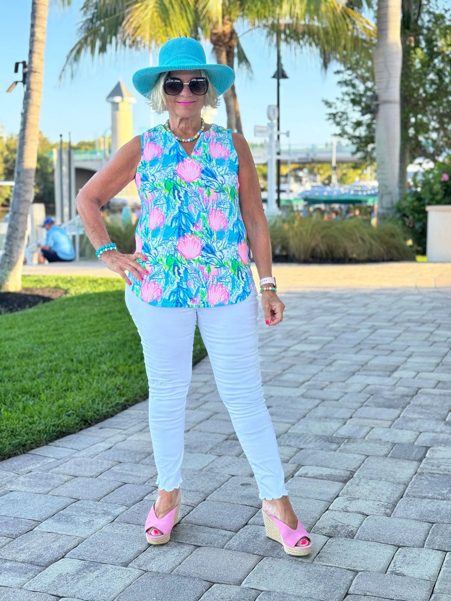 SEASHELL BEACH SLEEVELESS V