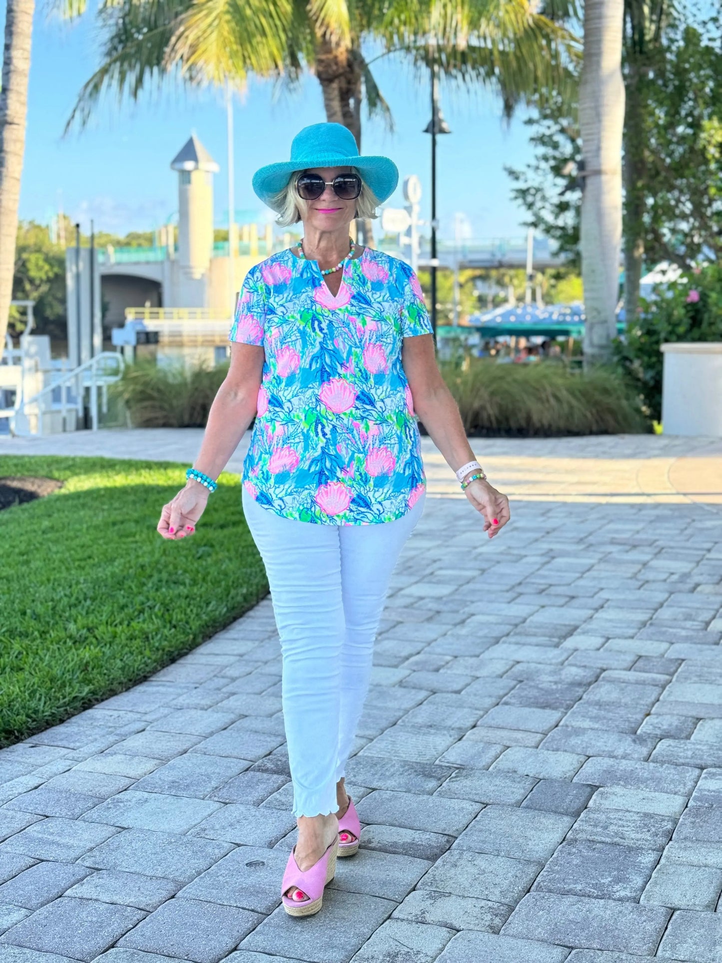 SEASHELL PINK AND BLUE SHORT SLEEVE