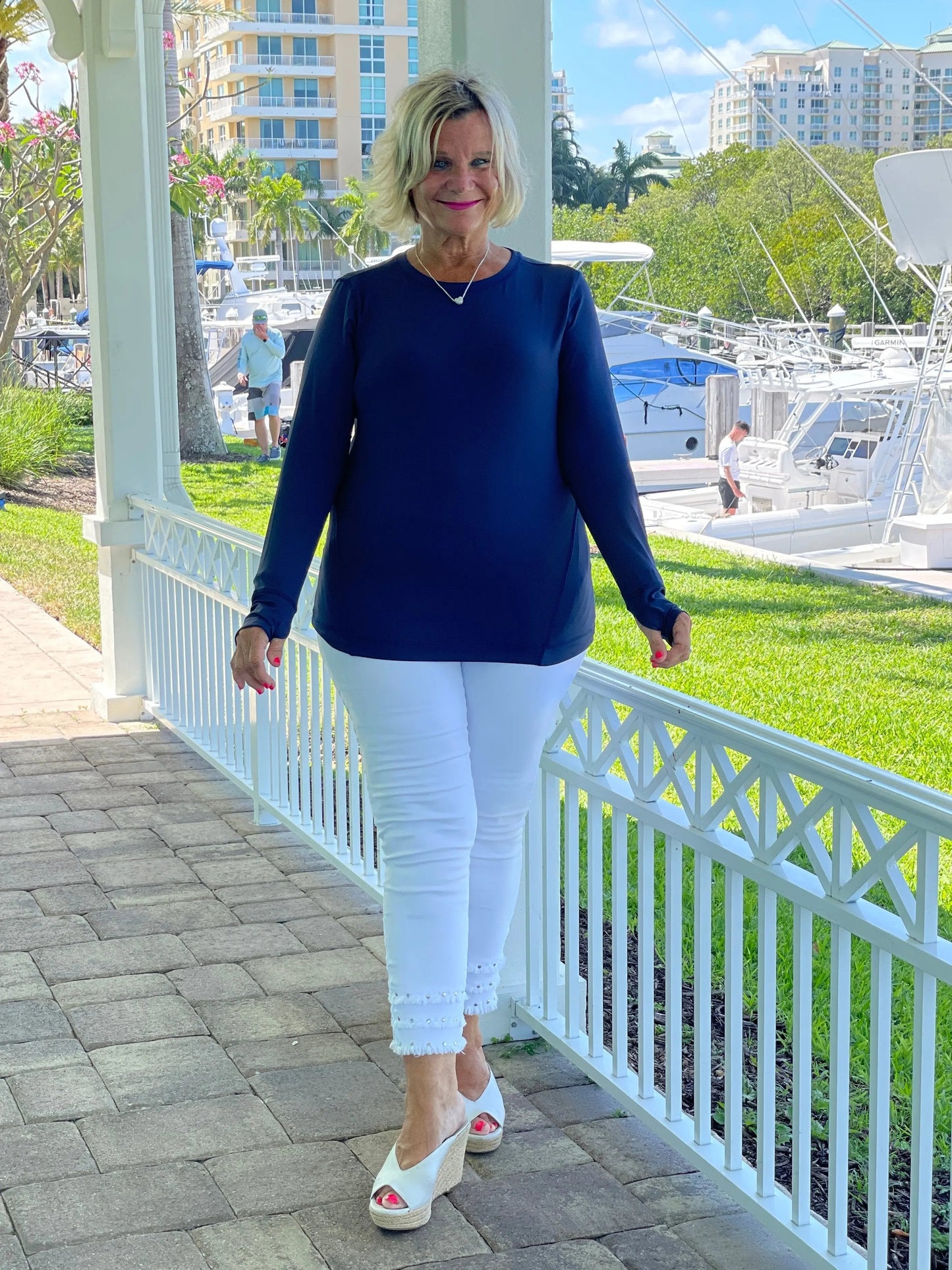 NAVY THUMB HOLE TOP