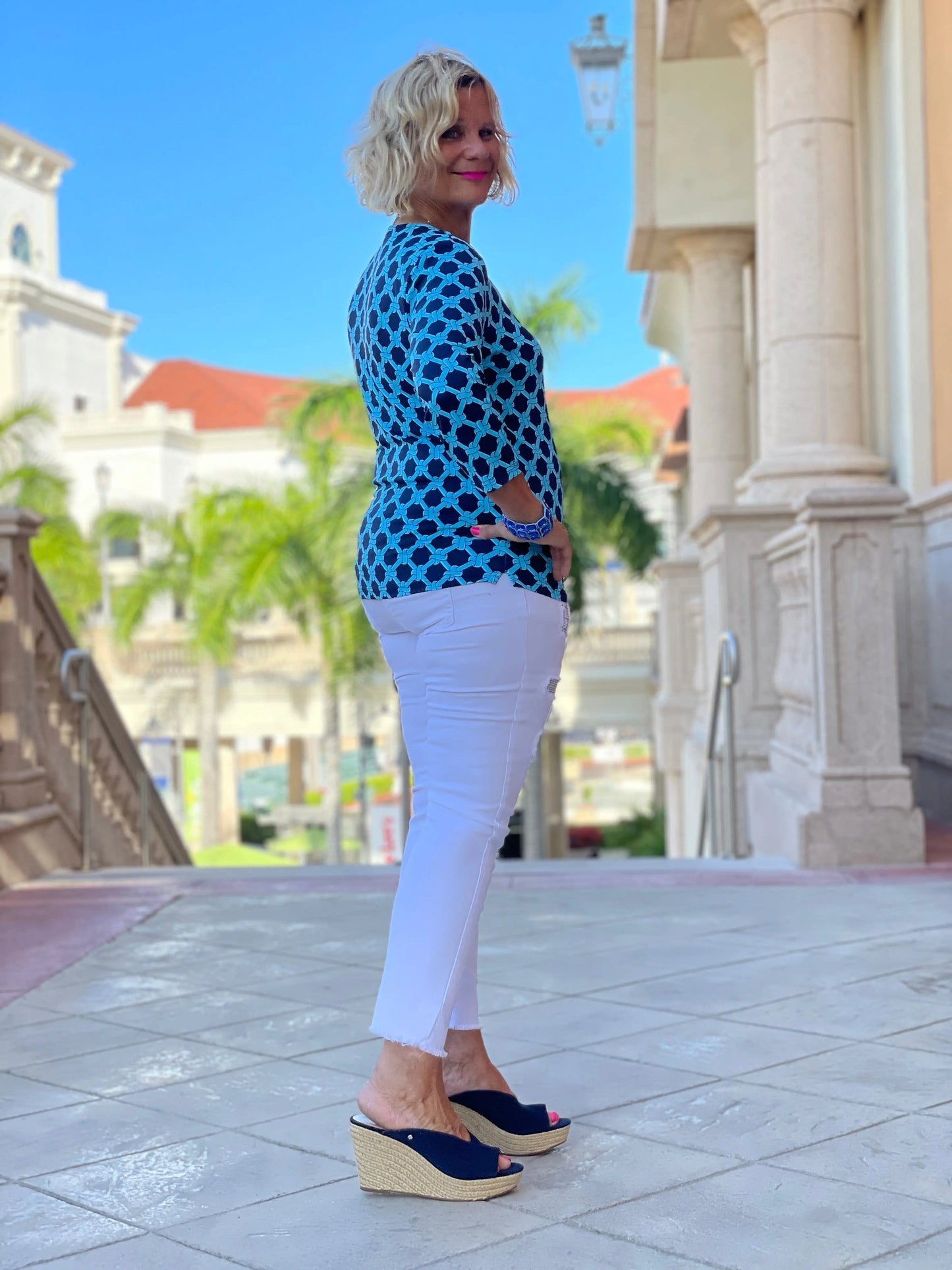 SEASIDE BLUE V NECK TOP