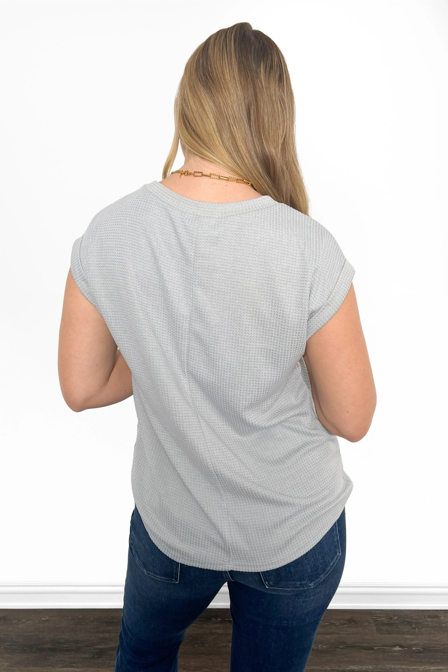 Women's Relaxed Waffle Knit V-Neck Short Sleeve Top