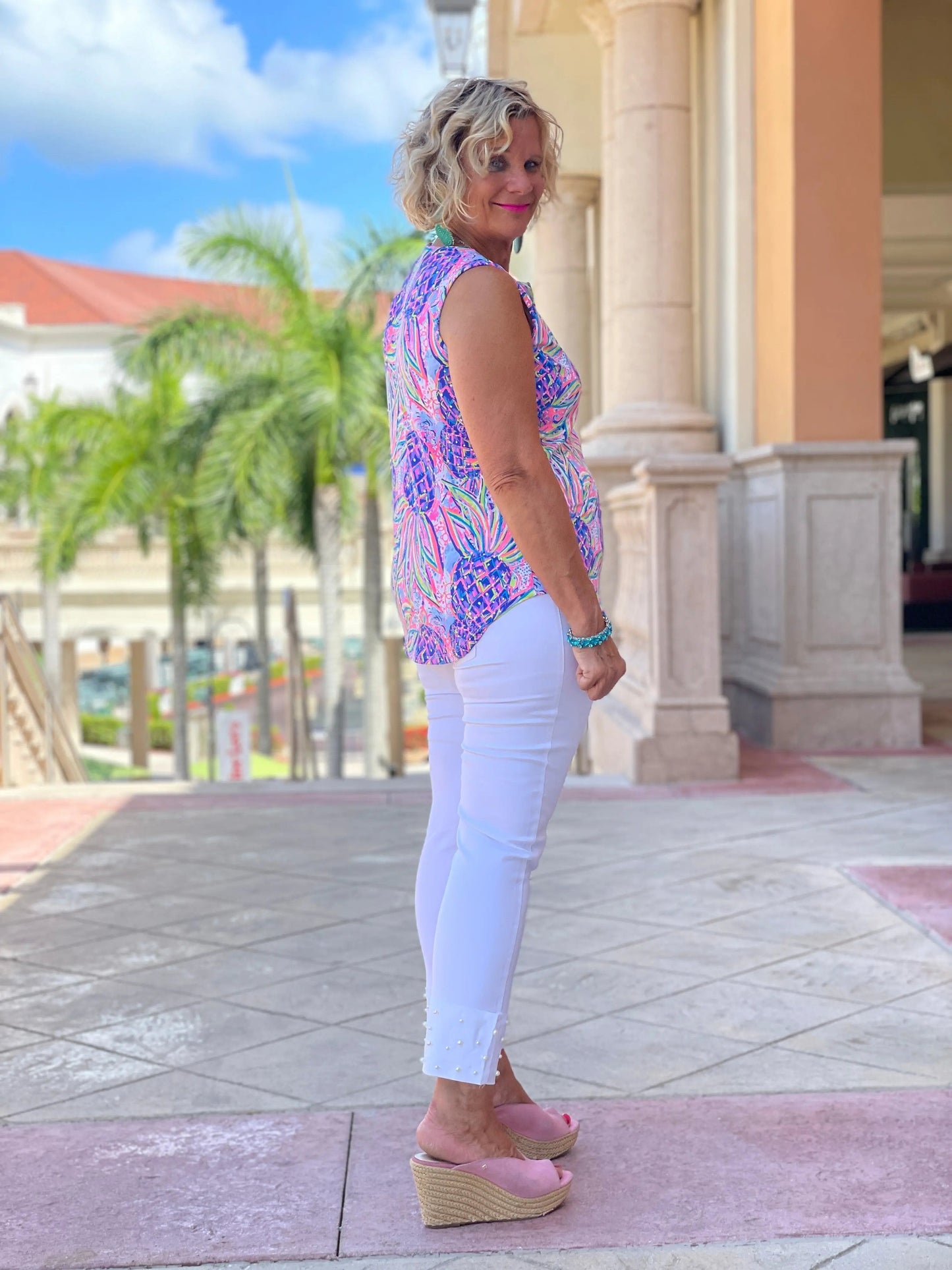 PINK PINEAPPLE DREAM SLEEVELESS V