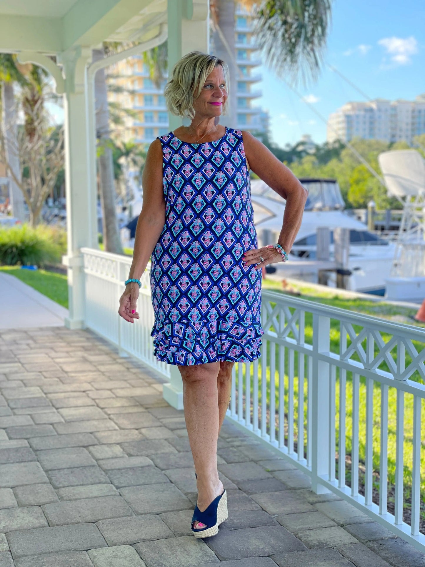 PINEAPPLE VACA SHIFT RUFFLE DRESS