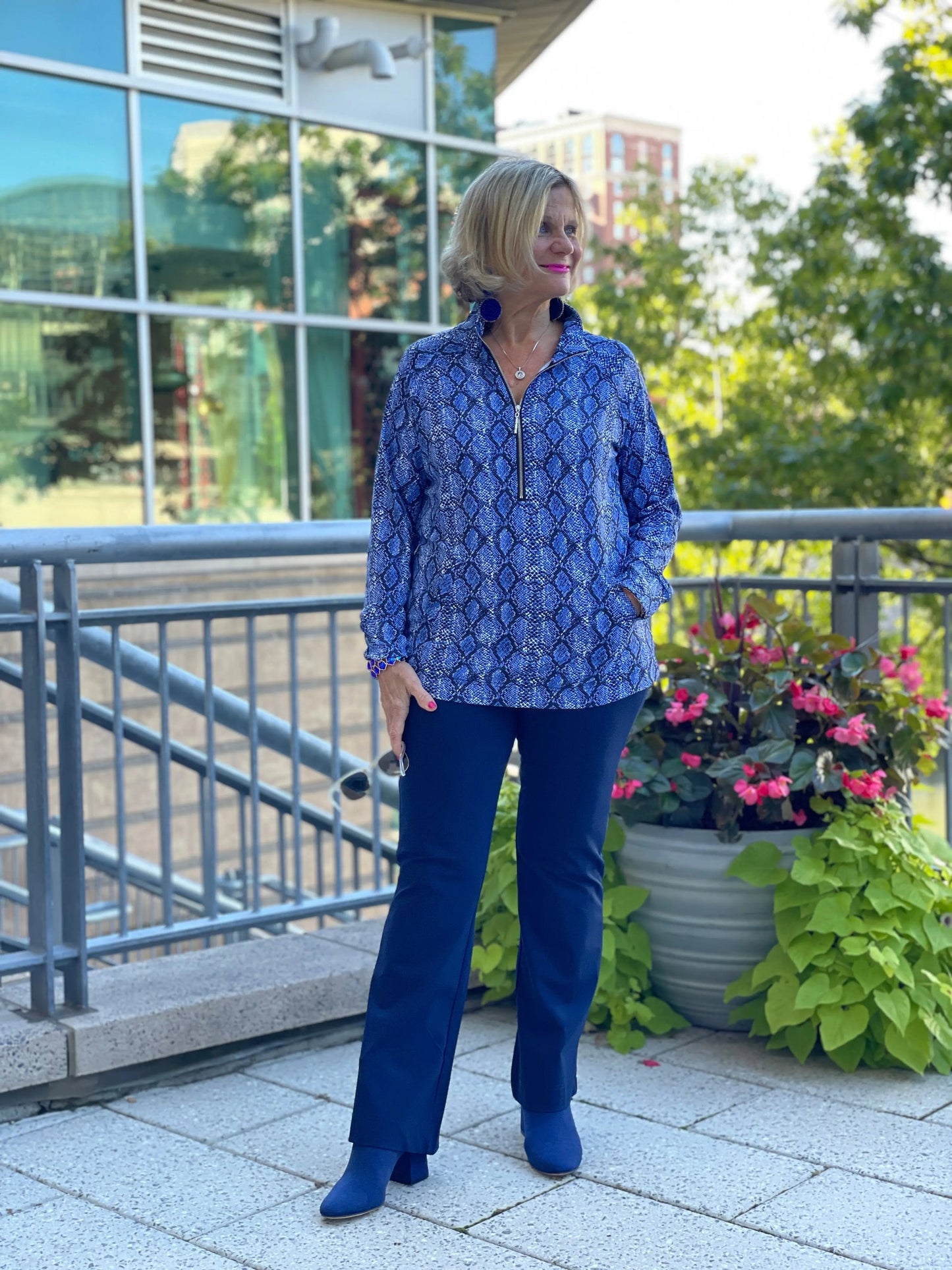 SAVANNA BLUE KANGAROO TOP