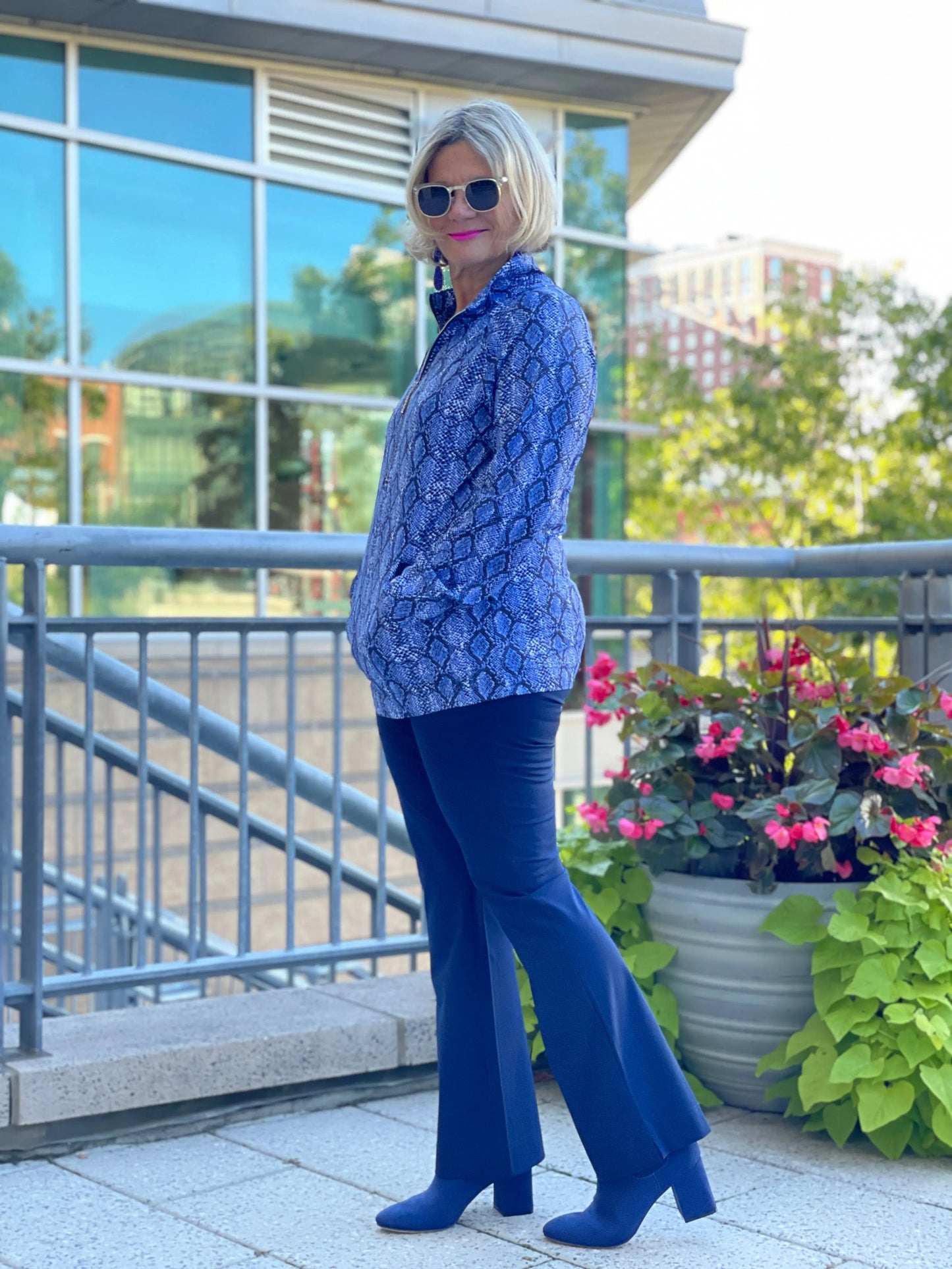 SAVANNA BLUE KANGAROO TOP