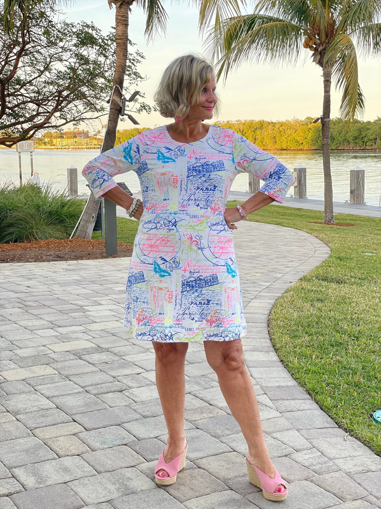 POST CARDS OF LOVE SLEEVE DRESS