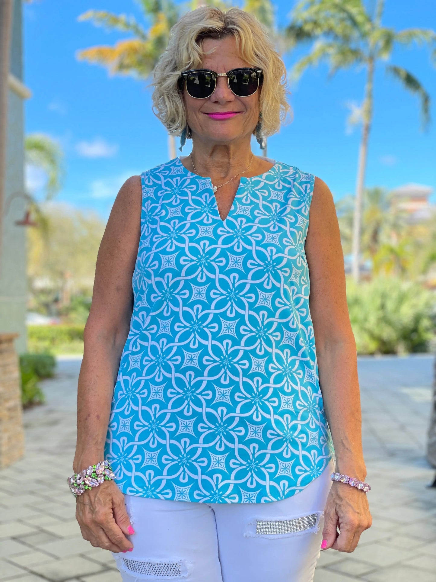 OCEAN MILE SLEEVELESS V NECK