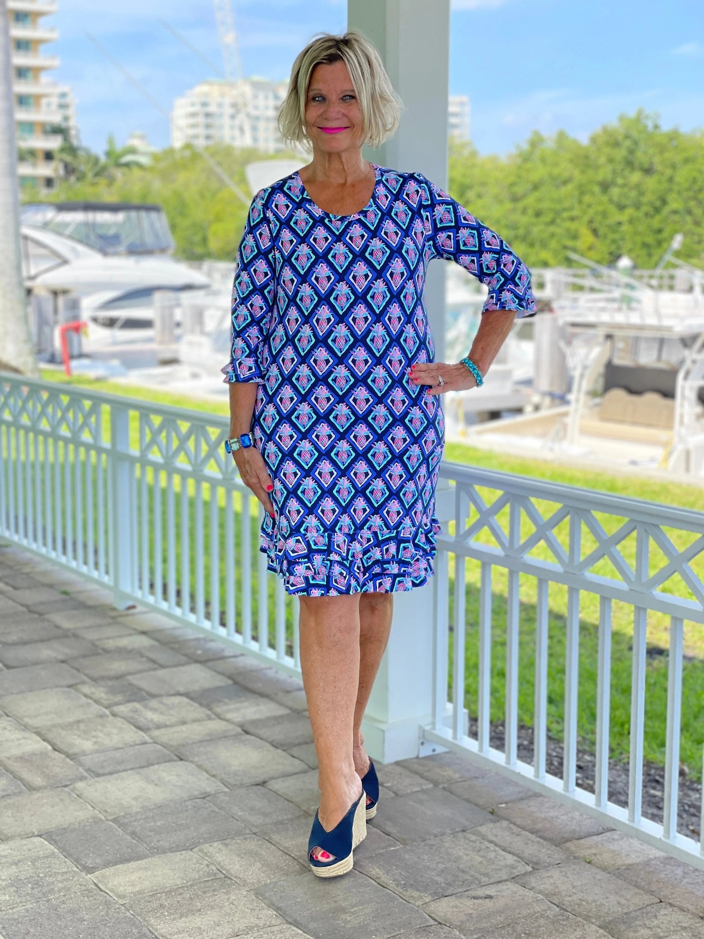 PINEAPPLE VACA SLEEVE RUFFLE DRESS