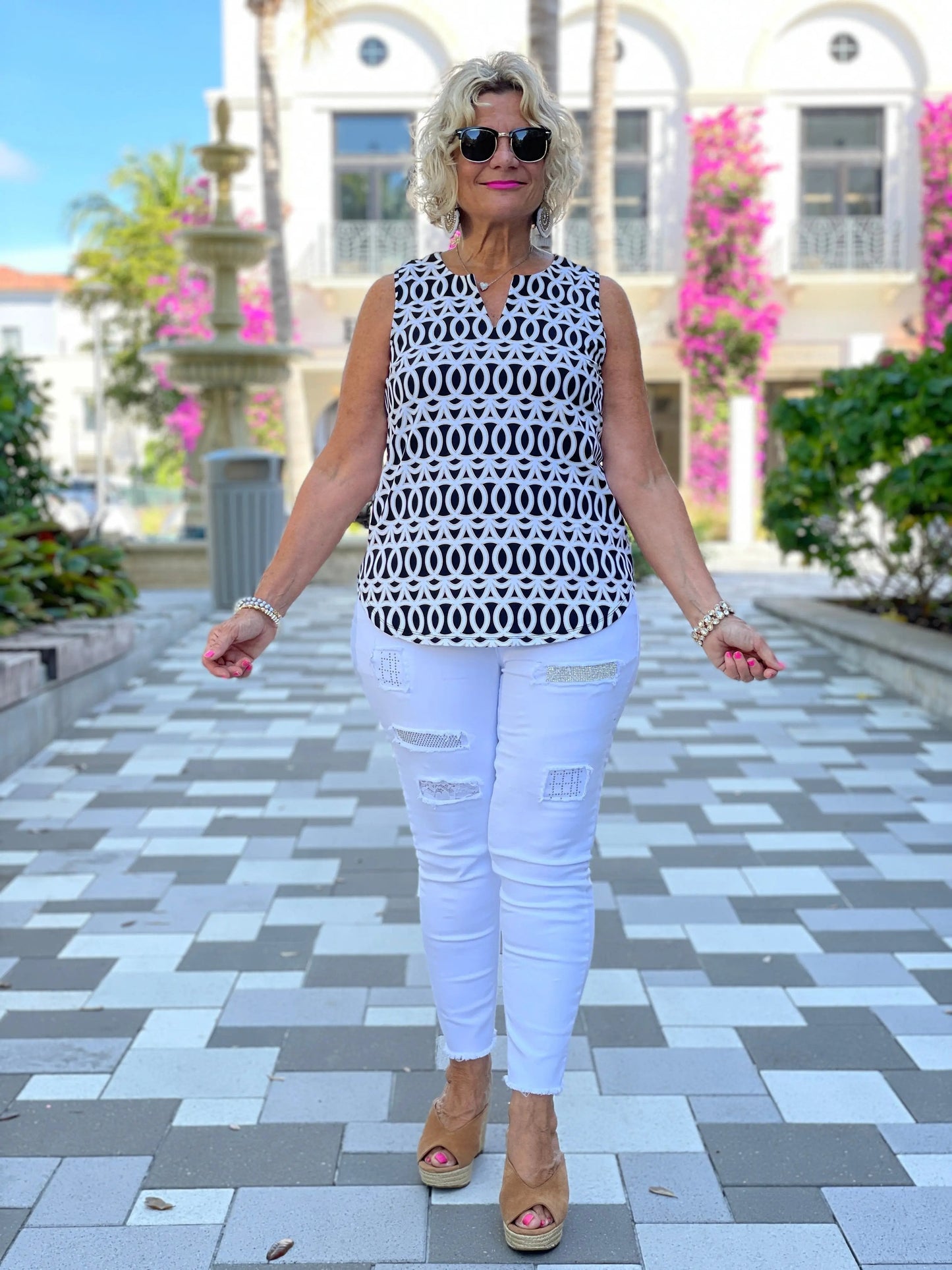 SANDBAR SLEEVELESS V NECK