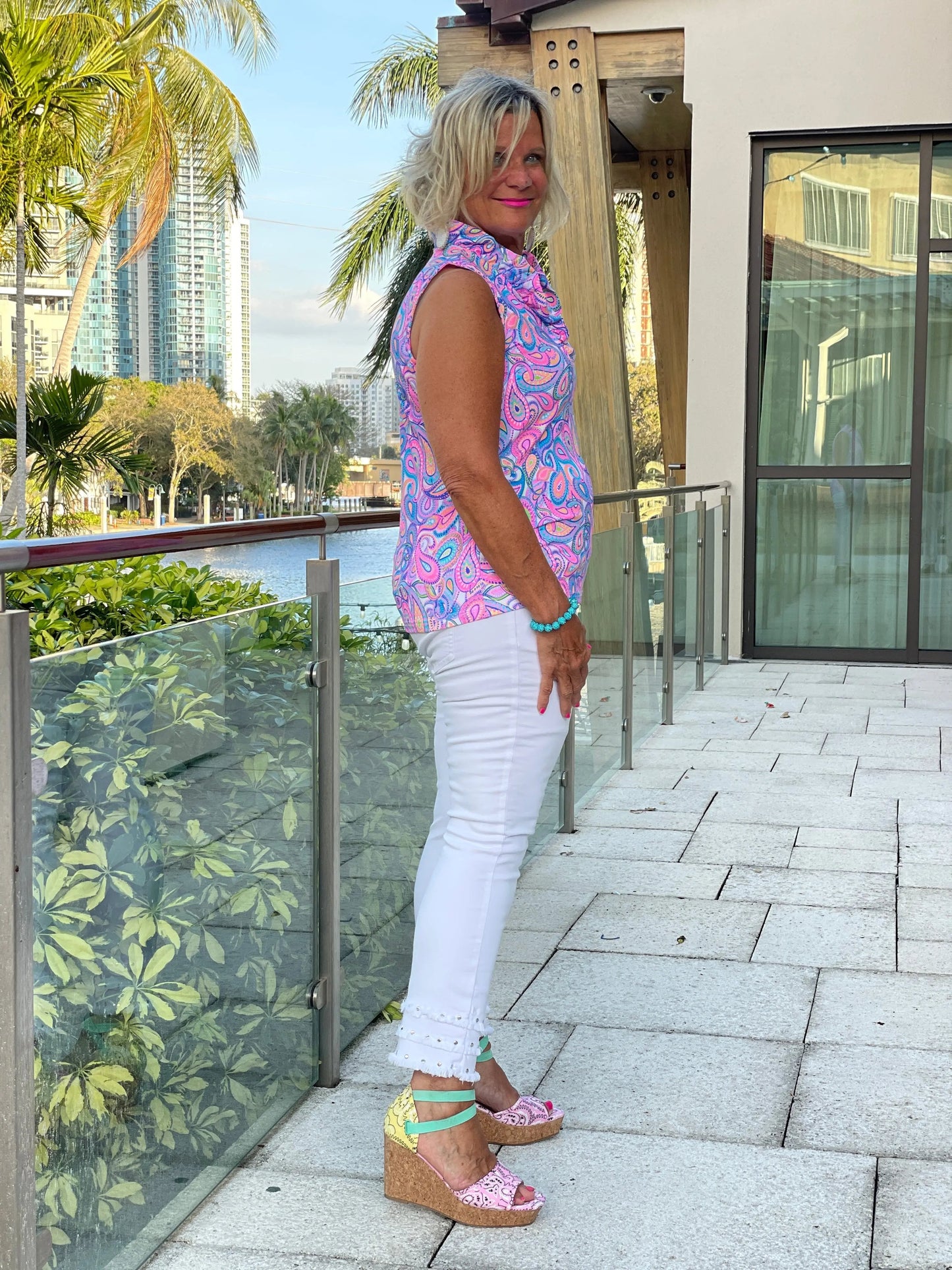 PAISLEY SLEEVELESS RUFFLE