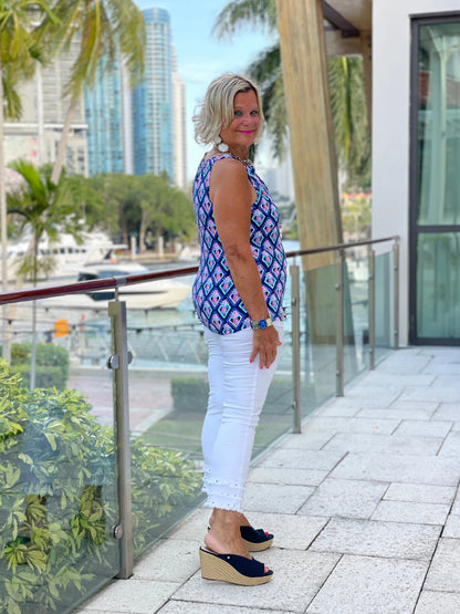 PINEAPPLE VACATION KEYHOLE TOP