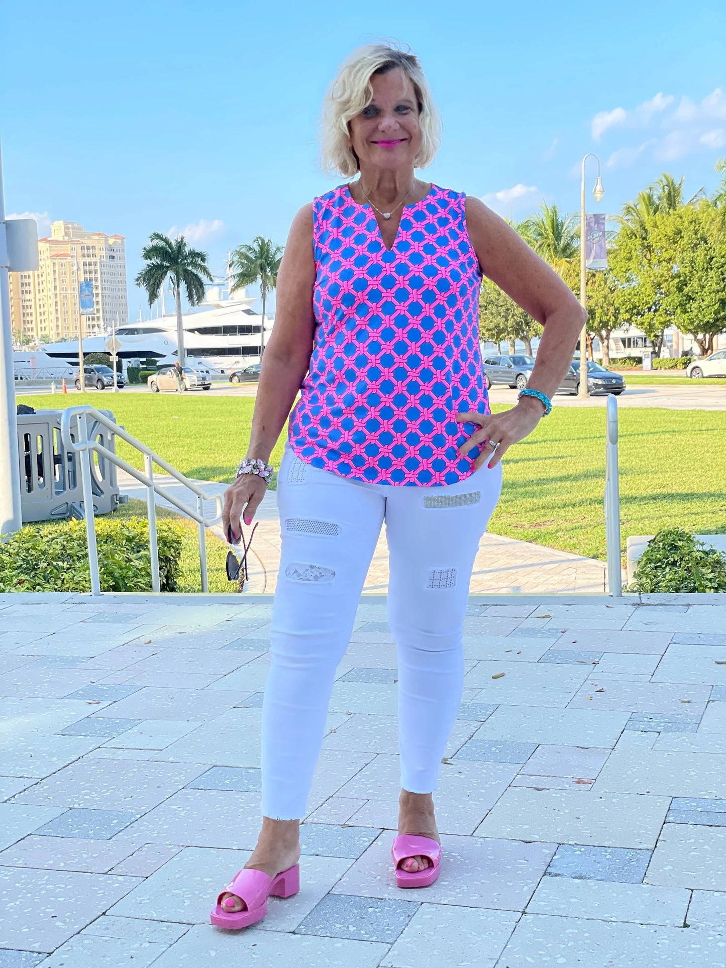 PINK SPADE SLEEVELESS V NECK