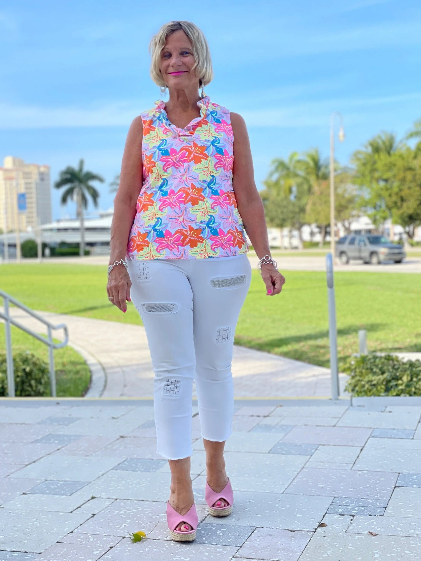 PALM BEACH GARDEN SLEEVELESS RUFFLE TOP