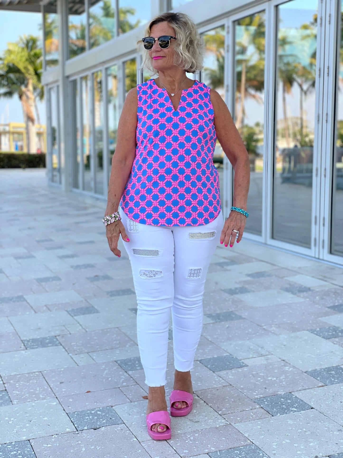 PINK SPADE SLEEVELESS V NECK