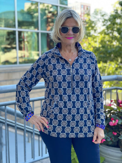 NAVY MEDALLION KANGAROO POCKET